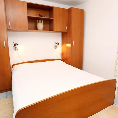 Apartman By The Sea Viganj, Peljesac - 10140 *